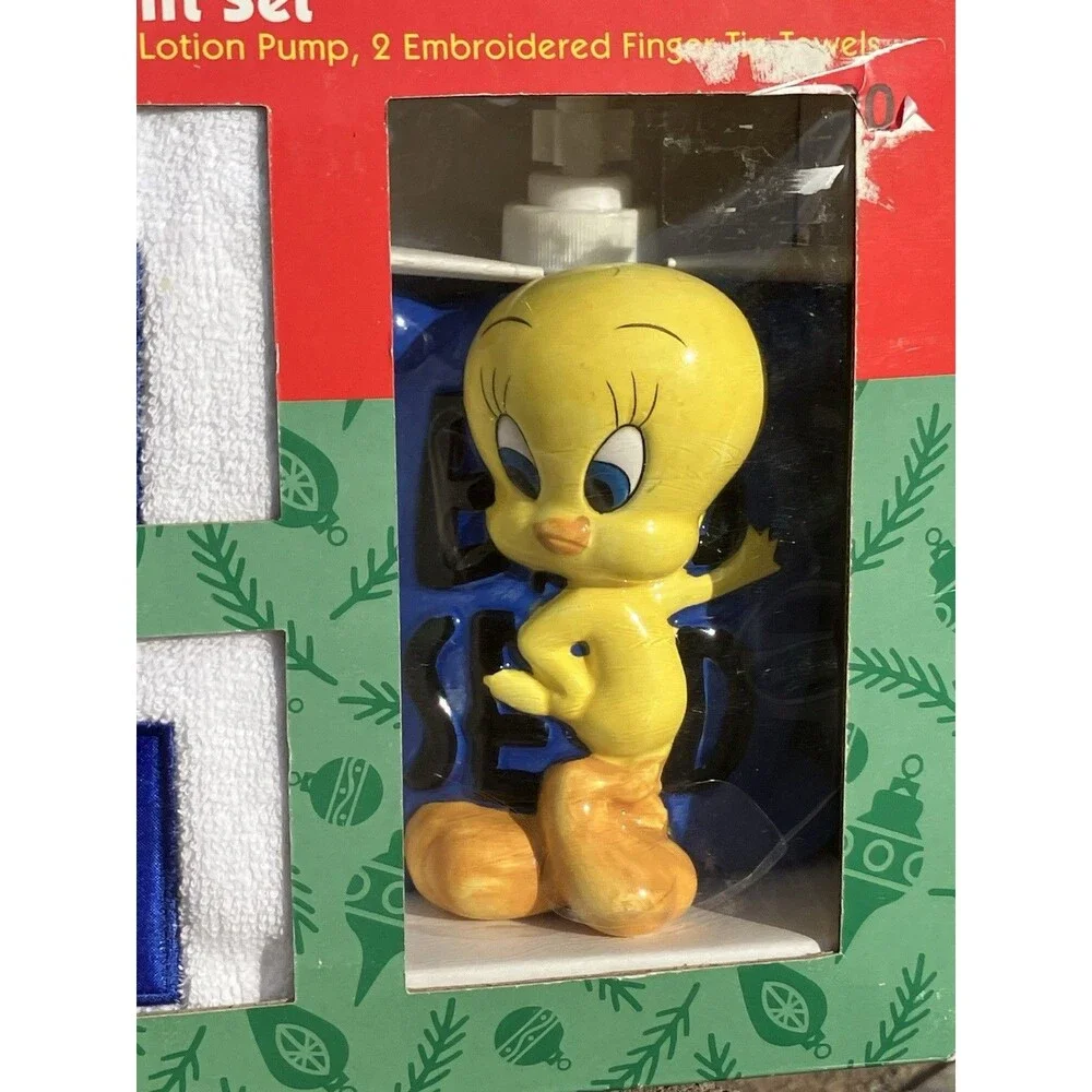 VTG Tweety Bird Jay Franco 3 PC Bath Gift Set Soap Dispenser Towels NOS HTF